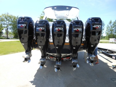 400R-Model-Shot-3